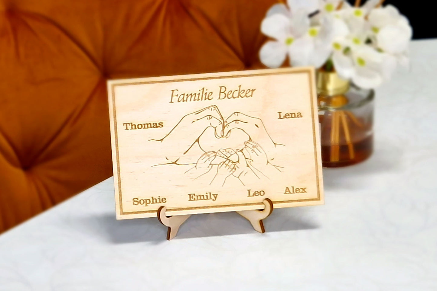 personalisierte Holzgravur "Familie Herzhände"