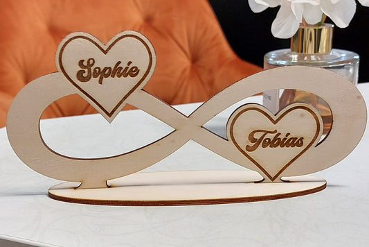 personalisierte Holzgravur "Unendliche Liebe 1"